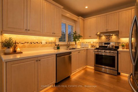 Photo 27 at 35 Water Garden Lane, Sonoma Heights, Vaughan