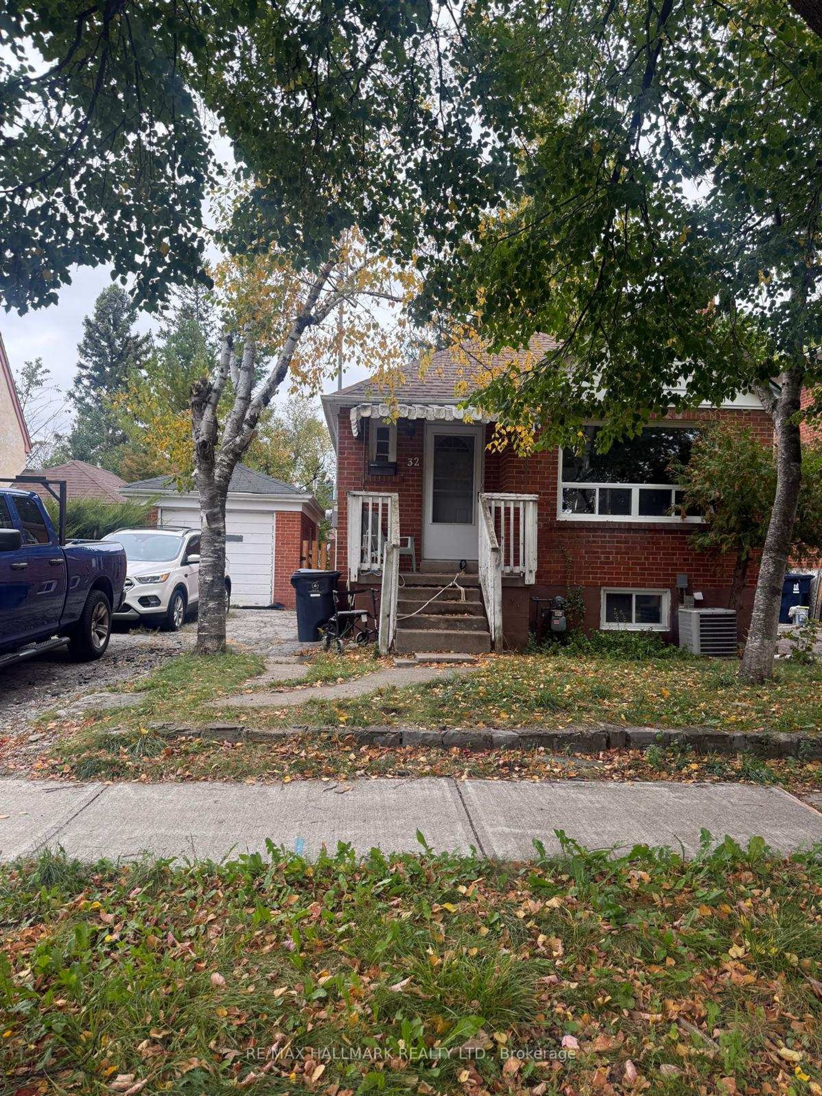 32 Newton Drive, Newtonbrook East, Toronto 