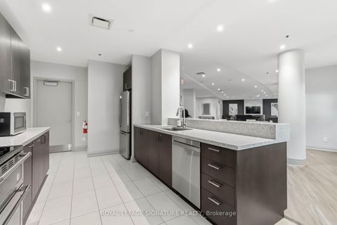 Photo 3 at 225 - 231 Fort York Boulevard, Niagara, Toronto