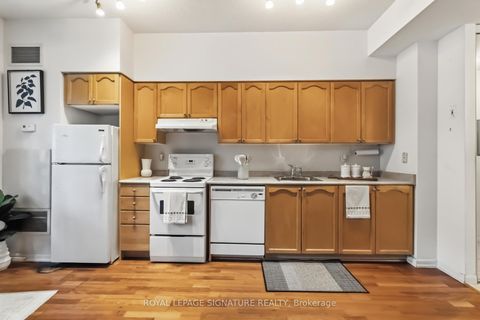 Photo 12 at 225 - 231 Fort York Boulevard, Niagara, Toronto