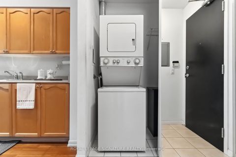 Photo 13 at 225 - 231 Fort York Boulevard, Niagara, Toronto