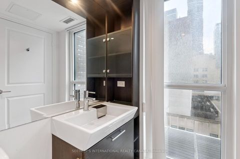 Photo 23 at 602 - 386 Yonge Street, Bay Street Corridor, Toronto