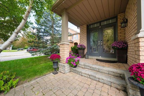 Photo 5 at 162 Estate Garden Drive, Oak Ridges, Richmond Hill
