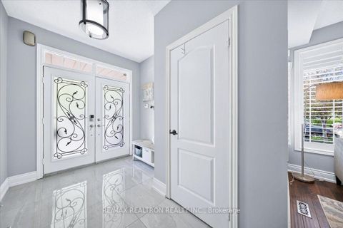 Photo 6 at 162 Estate Garden Drive, Oak Ridges, Richmond Hill