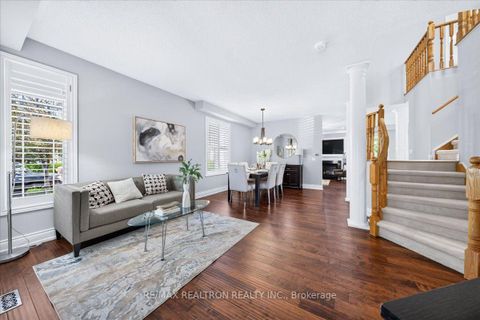 Photo 7 at 162 Estate Garden Drive, Oak Ridges, Richmond Hill