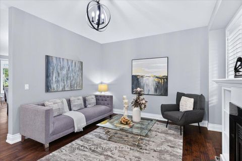 Photo 15 at 162 Estate Garden Drive, Oak Ridges, Richmond Hill