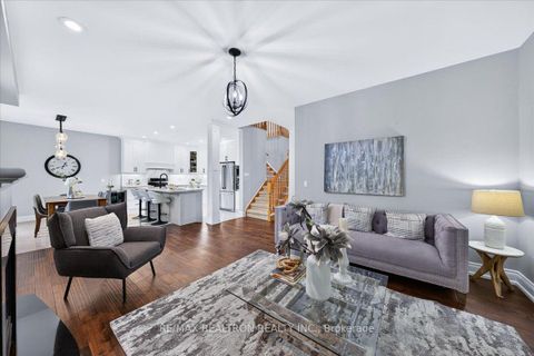 Photo 17 at 162 Estate Garden Drive, Oak Ridges, Richmond Hill