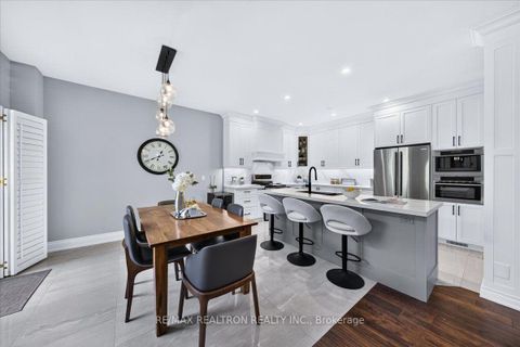 Photo 18 at 162 Estate Garden Drive, Oak Ridges, Richmond Hill