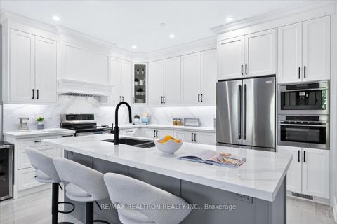 Photo 19 at 162 Estate Garden Drive, Oak Ridges, Richmond Hill