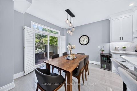 Photo 20 at 162 Estate Garden Drive, Oak Ridges, Richmond Hill