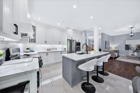 Photo 22 at 162 Estate Garden Drive, Oak Ridges, Richmond Hill