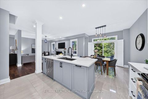 Photo 23 at 162 Estate Garden Drive, Oak Ridges, Richmond Hill