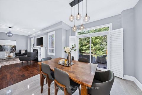 Photo 24 at 162 Estate Garden Drive, Oak Ridges, Richmond Hill