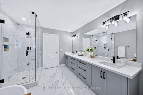 Photo 32 at 162 Estate Garden Drive, Oak Ridges, Richmond Hill