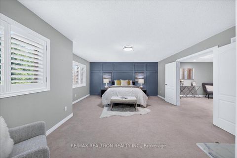 Photo 33 at 162 Estate Garden Drive, Oak Ridges, Richmond Hill