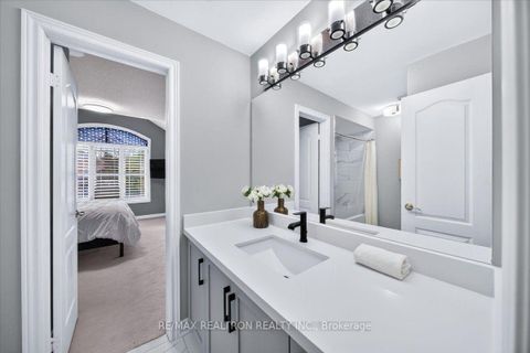 Photo 35 at 162 Estate Garden Drive, Oak Ridges, Richmond Hill