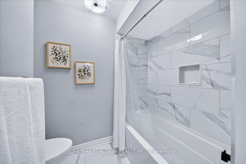 Photo 36 at 162 Estate Garden Drive, Oak Ridges, Richmond Hill