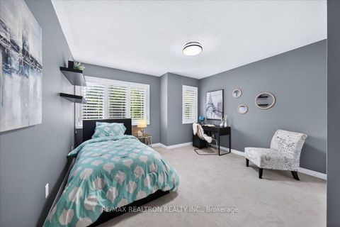 Photo 39 at 162 Estate Garden Drive, Oak Ridges, Richmond Hill