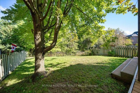 Photo 44 at 162 Estate Garden Drive, Oak Ridges, Richmond Hill
