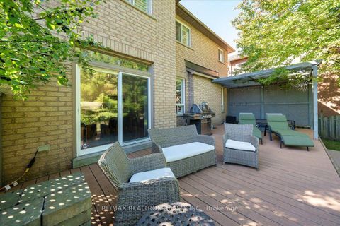 Photo 46 at 162 Estate Garden Drive, Oak Ridges, Richmond Hill
