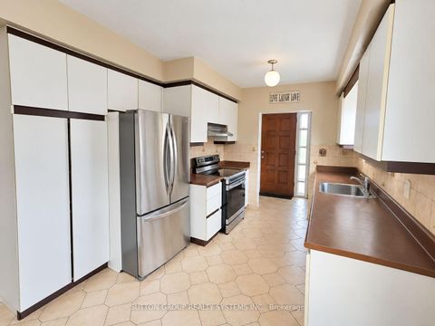 Photo 7 at 7 Pecan Court, Jane Heights, Toronto