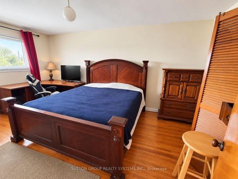 Photo 8 at 7 Pecan Court, Jane Heights, Toronto