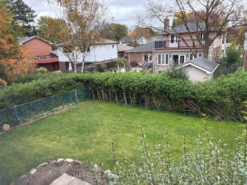 Photo 7 at 19 Glendower Circuit, L'Amoreaux, Toronto