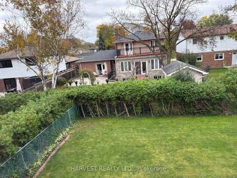 Photo 8 at 19 Glendower Circuit, L'Amoreaux, Toronto