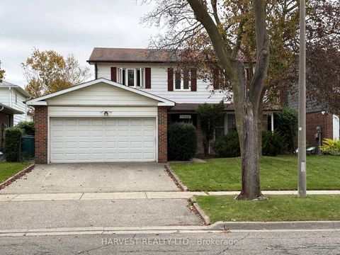 Photo 16 at 19 Glendower Circuit, L'Amoreaux, Toronto