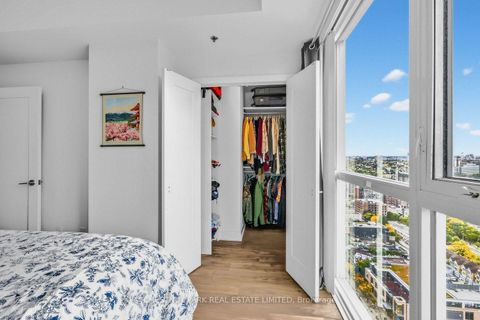 Photo 11 at 3001 - 318 Richmond Street W, Waterfront Communities C1, Toronto
