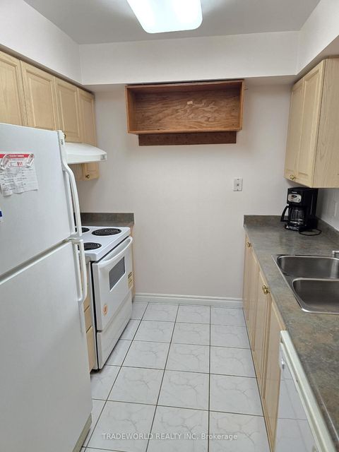 Photo 7 at 911 - 3088 Kennedy Road, Steeles, Toronto