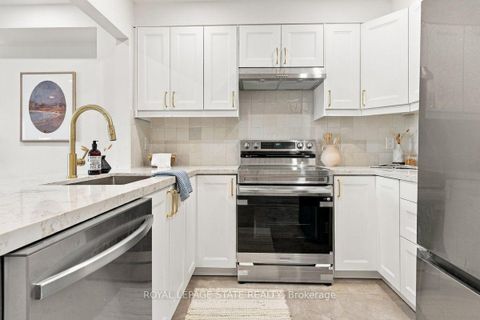 Photo 5 at 44 Viewcrest Circle, Clairville, Toronto
