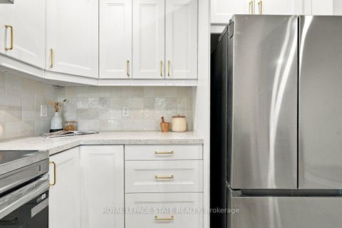 Photo 7 at 44 Viewcrest Circle, Clairville, Toronto