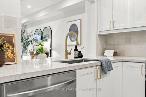Photo 8 at 44 Viewcrest Circle, Clairville, Toronto