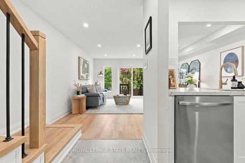 Photo 9 at 44 Viewcrest Circle, Clairville, Toronto
