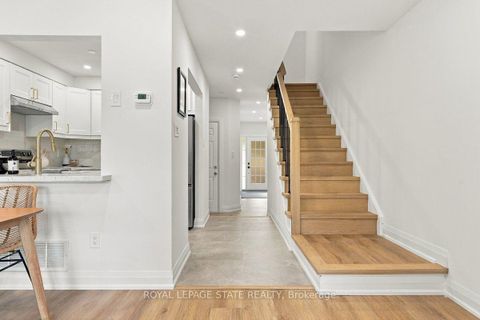 Photo 13 at 44 Viewcrest Circle, Clairville, Toronto