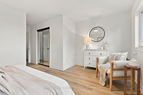 Photo 18 at 44 Viewcrest Circle, Clairville, Toronto