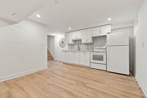 Photo 20 at 44 Viewcrest Circle, Clairville, Toronto