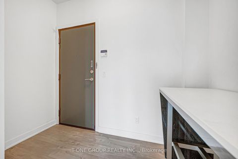 Photo 13 at 3901 - 30 Nelson Street, Waterfront Communities C1, Toronto