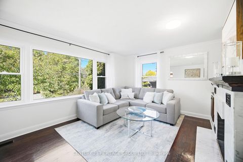 Photo 3 at 29 George Street, Oak Ridges, Richmond Hill