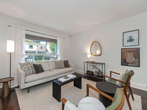 Photo 4 at 62 Newmarket Avenue, Lumsden, Toronto