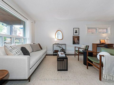 Photo 5 at 62 Newmarket Avenue, Lumsden, Toronto