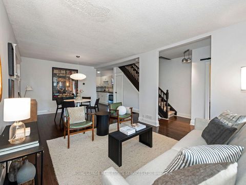 Photo 6 at 62 Newmarket Avenue, Lumsden, Toronto