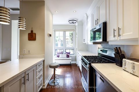 Photo 7 at TH9 - 21 Burkebrook Place, York Mills, Toronto