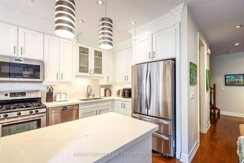 Photo 10 at TH9 - 21 Burkebrook Place, York Mills, Toronto