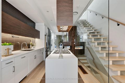 Photo 6 at TH-07 - 837 Broadview Avenue, Danforth, Toronto
