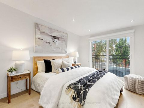 Photo 9 at 209 Marlborough Place, Annex, Toronto