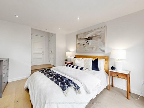 Photo 10 at 209 Marlborough Place, Annex, Toronto