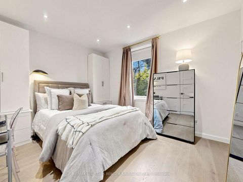 Photo 11 at 209 Marlborough Place, Annex, Toronto