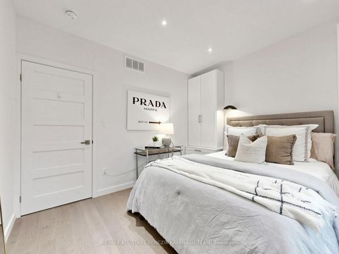 Photo 12 at 209 Marlborough Place, Annex, Toronto